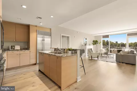6820 Wisconsin Ave #5013, Bethesda, MD 20814