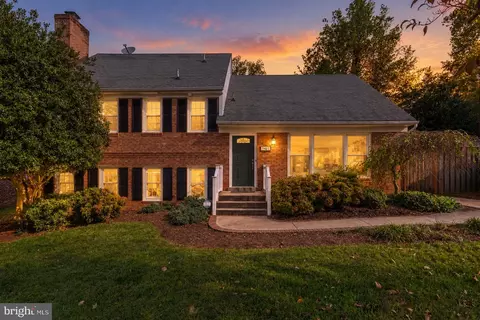 4403 Dresden St, Kensington, MD 20895