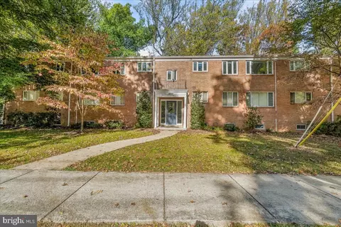 10412 Montrose Ave #104, Bethesda, MD 20814