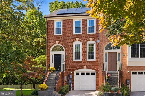 1363 Templeton Pl, Rockville, MD 20852