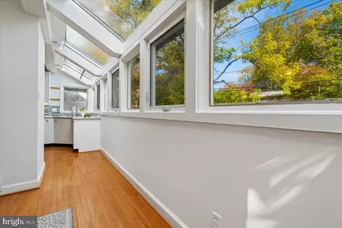 Entry Way - 1216 Dale Dr, Silver Spring, MD 20910 photo 3 of 5