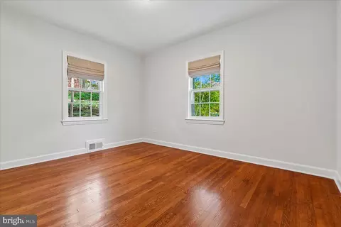 Bedroom - 1216 Dale Dr, Silver Spring, MD 20910 photo 4 of 8