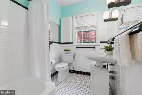 Bath - 1216 Dale Dr, Silver Spring, MD 20910 photo 2 of 4