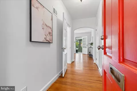 Entry Way - 1216 Dale Dr, Silver Spring, MD 20910 photo 2 of 5