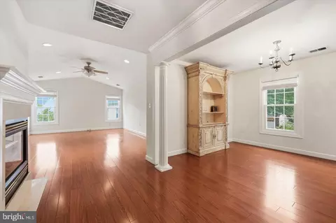Living - 4509 Random Ridge Cir, Olney, MD 20832 photo 6 of 8