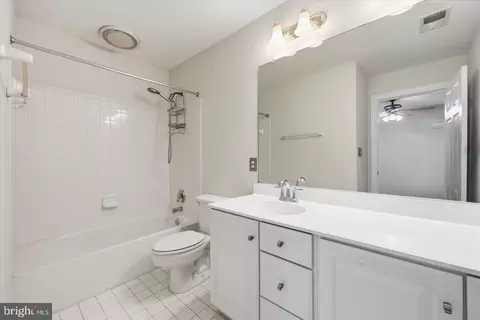 Bath - 4509 Random Ridge Cir, Olney, MD 20832 photo 6 of 7