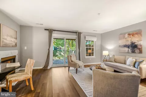Living - 1803 Locust Grove Rd, Silver Spring, MD 20910 photo 2 of 4