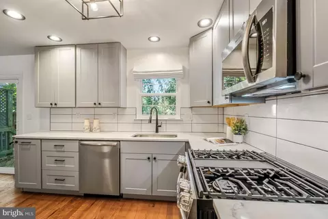 Kitchen - 1803 Locust Grove Rd, Silver Spring, MD 20910 photo 5 of 6