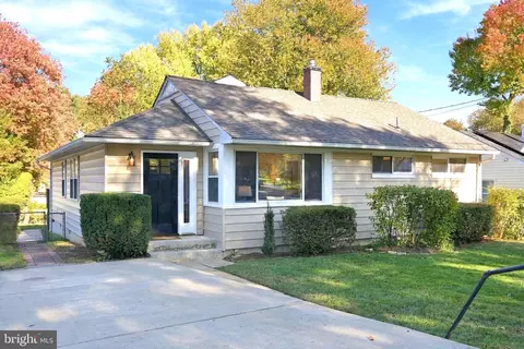 1306 Crawford Dr, Rockville, MD 20851