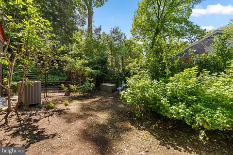 Exterior - 8313 Piney Branch Rd, Silver Spring, MD 20910 photo 11 of 16