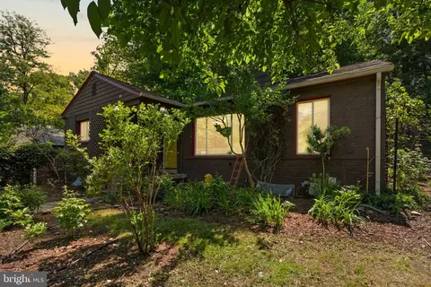 Exterior - 8313 Piney Branch Rd, Silver Spring, MD 20910 photo 2 of 16