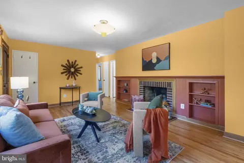Living - 8313 Piney Branch Rd, Silver Spring, MD 20910 photo 3 of 5