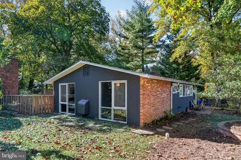 Exterior - 11618 College View Dr, Silver Spring, MD 20902 photo 6 of 6