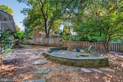 Exterior - 11618 College View Dr, Silver Spring, MD 20902 photo 5 of 6