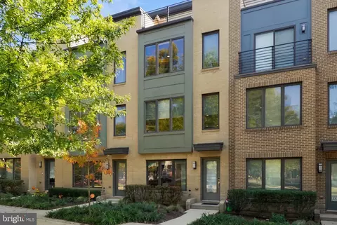 10368 Jacobsen St, Bethesda, MD 20817