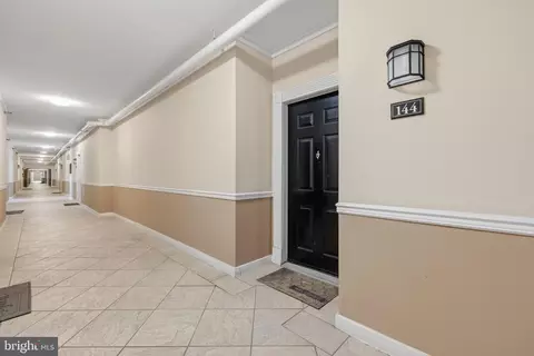 501 Hungerford Dr #144, Rockville, MD 20850