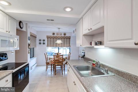 15300 Beaverbrook Ct #88-1E, Silver Spring, MD 20906 photo 11