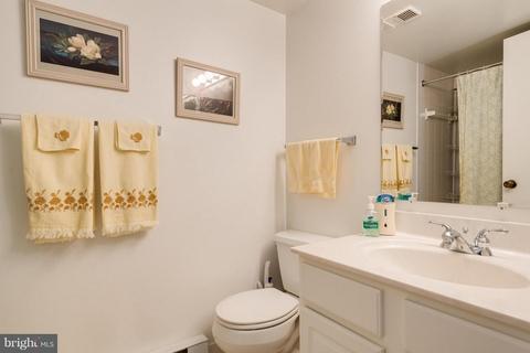 15300 Beaverbrook Ct #88-1E, Silver Spring, MD 20906 photo 22