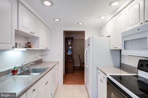15300 Beaverbrook Ct #88-1E, Silver Spring, MD 20906 photo 14