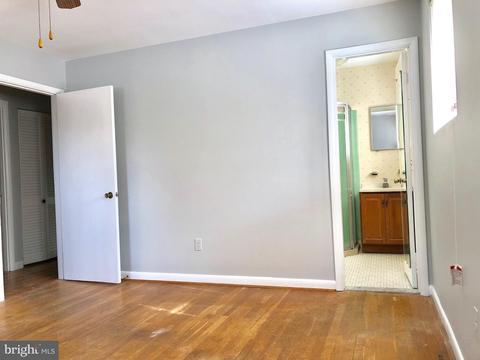 1015 Loxford Ter, Silver Spring, MD 20901 photo 5