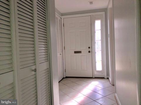 1015 Loxford Ter, Silver Spring, MD 20901 photo 2
