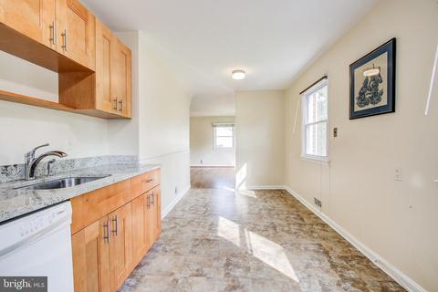 3918 Lantern Dr, Silver Spring, MD 20902 photo 11