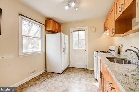 3918 Lantern Dr, Silver Spring, MD 20902 photo 10