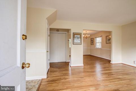 3918 Lantern Dr, Silver Spring, MD 20902 photo 4