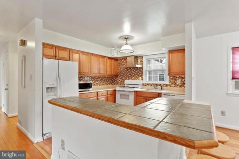 2305 Kimball Pl, Silver Spring, MD 20910 photo 2
