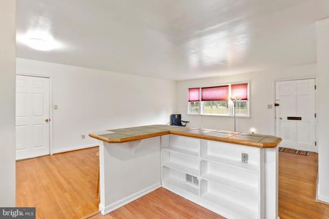 2305 Kimball Pl, Silver Spring, MD 20910 photo 4