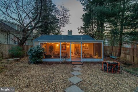 9413 Garwood St, Silver Spring, MD 20901 photo 2