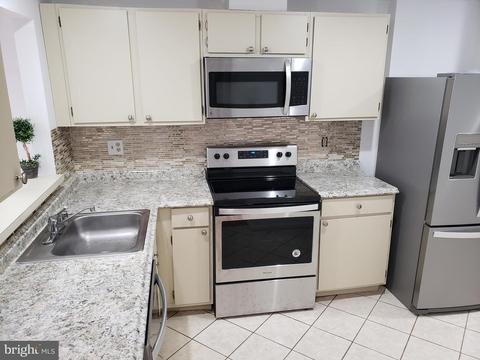 424 Legato Ter, Silver Spring, MD 20901 photo 4