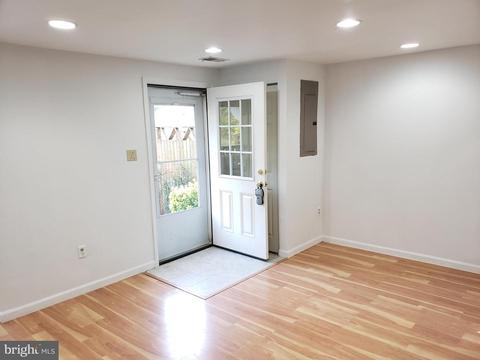 424 Legato Ter, Silver Spring, MD 20901 photo 3