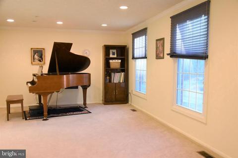 1220 Crockett Ln, Silver Spring, MD 20904 photo 4