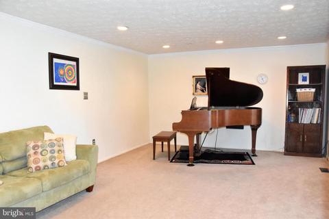 1220 Crockett Ln, Silver Spring, MD 20904 photo 3