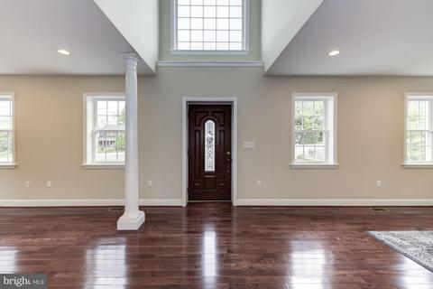 9415 Colesville Rd, Silver Spring, MD 20901 photo 4