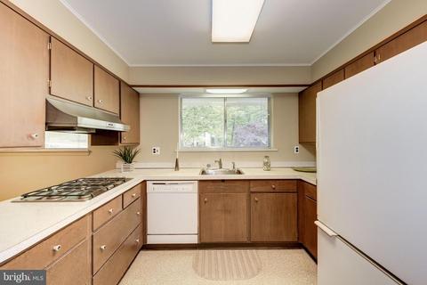 10416 Burnt Ember Dr, Silver Spring, MD 20903 photo 10