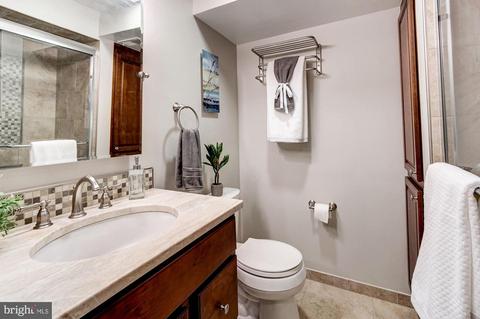 17208 Emerson Dr, Silver Spring, MD 20905 photo 32