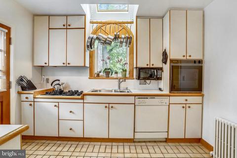 9105 Kingsbury Dr, Silver Spring, MD 20910 photo 17