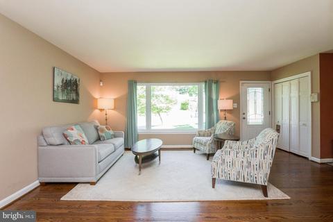 10205 Folk St, Silver Spring, MD 20902 photo 5