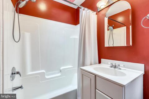1910 Locust Grove Rd, Silver Spring, MD 20910 photo 24