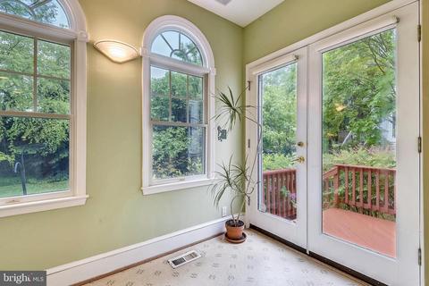 1910 Locust Grove Rd, Silver Spring, MD 20910 photo 14