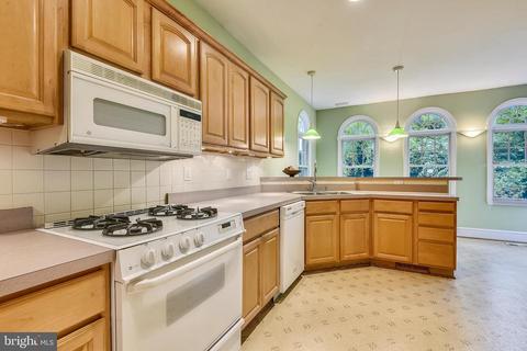 1910 Locust Grove Rd, Silver Spring, MD 20910 photo 11