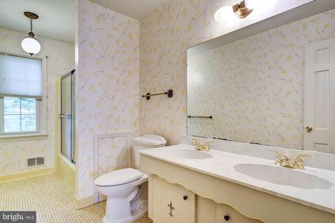 14125 Rippling Brook Dr, Silver Spring, MD 20906 photo 32
