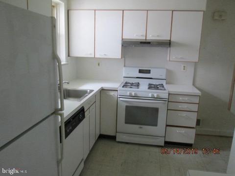 10600 Glenhaven Dr, Silver Spring, MD 20902 photo 5