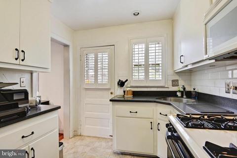2000 Lansdowne Way, Silver Spring, MD 20910 photo 10