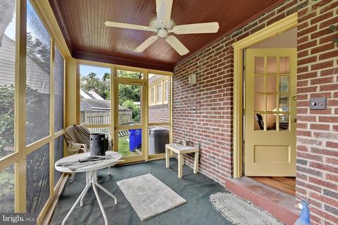 2000 Lansdowne Way, Silver Spring, MD 20910 photo 2