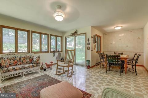 703 Hillsboro Dr, Silver Spring, MD 20902 photo 9