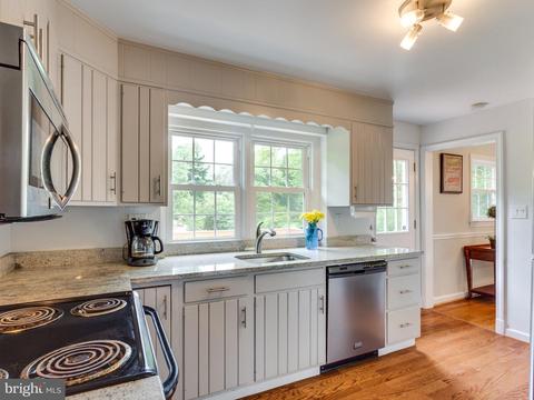 306 Apple Grove Rd, Silver Spring, MD 20904 photo 9