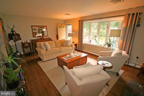 2500 Seibel Dr, Silver Spring, MD 20905 photo 3